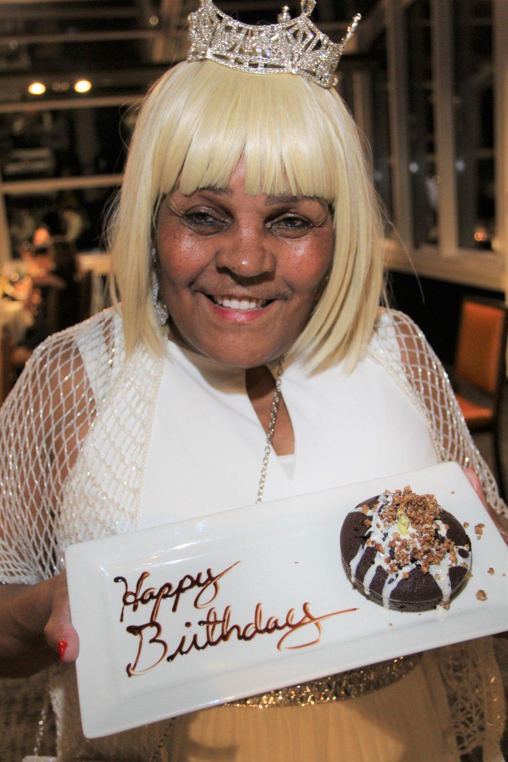 carousel-hero-element image-3